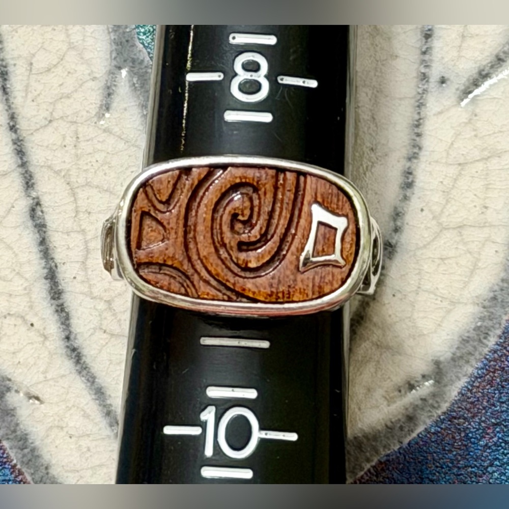 Silpada .925 Sterling Silver and Carved Wood “Live Your Life” Ring_Size 9_-R2023